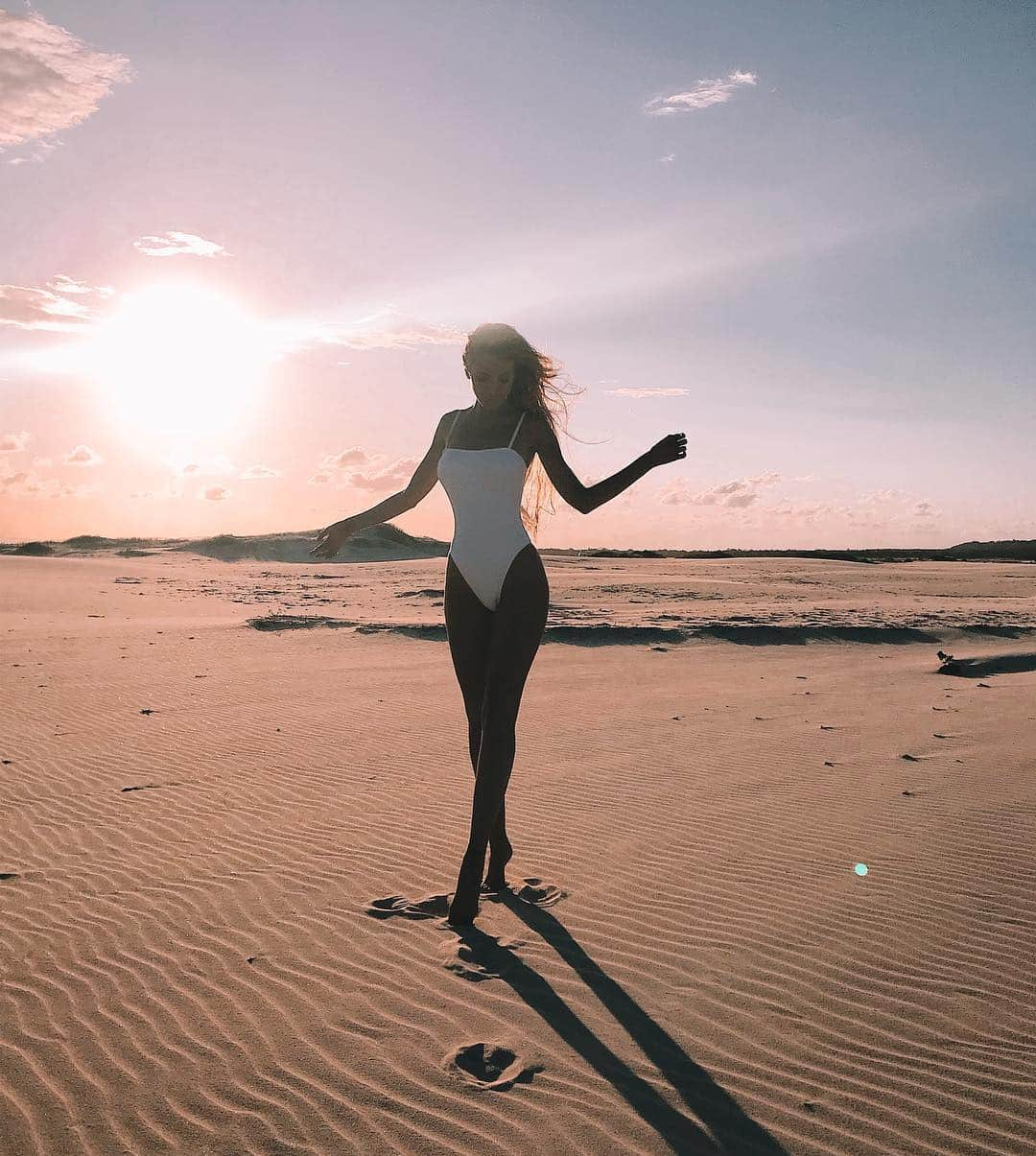 Renee Somerfieldさんのインスタグラム写真 - (Renee SomerfieldInstagram)「Ballerina, you must have seen her, dancing in the sand ♡ @somerfieldswim」11月21日 3時12分 - reneesomerfield