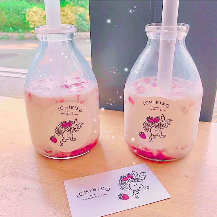 しもきたにきた。のインスタグラム：「﻿ 【 #いちびこ 】@三軒茶屋﻿ ﻿ ﻿ Thank you for：@mikumilk0513﻿ ﻿ ﻿ ⌒⌒⌒⌒⌒⌒⌒⌒⌒⌒⌒⌒﻿ 昨年の夏ひっそりとオープンした﻿ いちごスイーツ専門店﻿🍓 夕方には、ケーキが売り切れてしまうほど大人気店です。﻿🍰 ﻿ いちごのプリン　¥400﻿ いちごのスムージー　¥700﻿ ﻿ ﻿ 🍽：東京都世田谷区太子堂5-8-3﻿ ☎︎：03-6450-8750﻿ ﻿ OPEN ：11:00〜19:00 ﻿ CLOSE：無﻿ ﻿ ⌒⌒⌒⌒⌒⌒⌒⌒⌒⌒⌒⌒﻿ ﻿ #にっぽんかわいい をつけたpostから﻿ すてきなpostをリポストさせて頂きます﻿🇯🇵🍣 ﻿」