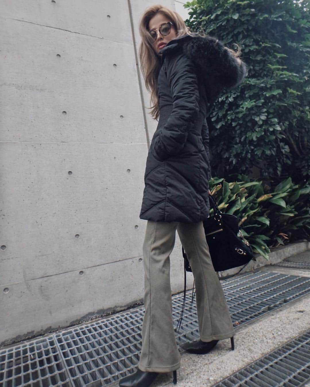 佐野真依子さんのインスタグラム写真 - (佐野真依子Instagram)「タイトシルエットでも あったかい Faux Fur ストレッチダウンCT❤︎ 軽さと暖かさと綺麗なシルエットを 兼ね備えたダウンコート🧥 @rienda_official #rienda」11月21日 10時20分 - sanomaisanomai
