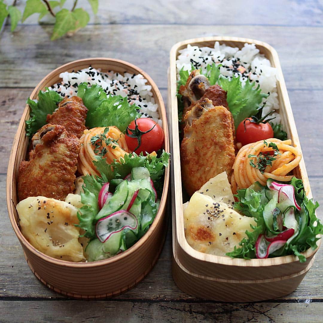 まいちくさんのインスタグラム写真 - (まいちくInstagram)「2018.11.21☀︎ ． ． そして今日の姉妹弁当👭 ． 昨夜の夕飯から タンドリーチキン ポテトグラタン←パスタソースリメイク ナポリタン 胡瓜とラディッシュの浅漬け プチトマト 梅ごまふりかけ 写ってないけど🍊 ． ． 長女のおうち眼鏡がココ🐶に弄ばれて鼻に当たるところ、破壊されました😱😱😱 なんかおとなしいと思ったーっ！💧 これから眼鏡屋さん、行ってきます…。 ． 予定していた用事が全然進められない…😂 ． ． ． #おべんとう#jc弁当#jk弁当#姉妹弁当 #作り置き#作り置きおかず#暮らし #手料理#わっぱ弁当 #まいちく弁#詰めるだけおべん #obento#foodstagram#instafood #delistagrammer#kurashiru#locari #クッキングラム#クッキングラムアンバサダー #cookingram#igersjp#ellegourmet #2018まいちく弁 #おうちごはん#お昼が楽しみになるお弁当#ouchigohanlover #マカロニメイト#ご飯でエールを」11月21日 12時32分 - maichiku3