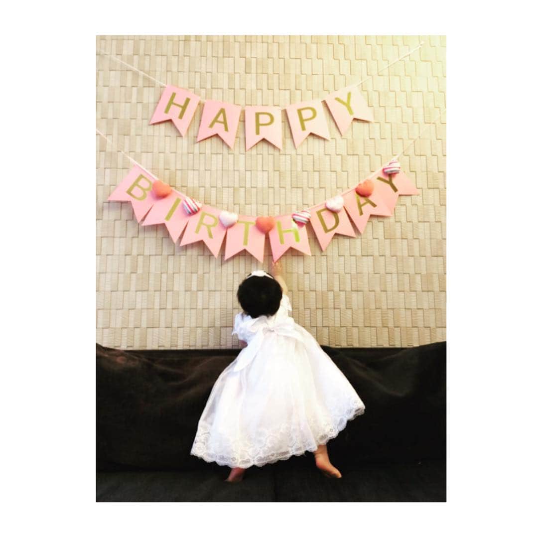 木口亜矢さんのインスタグラム写真 - (木口亜矢Instagram)「#happybirthday  #weddingdress  #ミニウエディグドレス♥♥ #1歳」11月21日 19時10分 - ayakiguchi