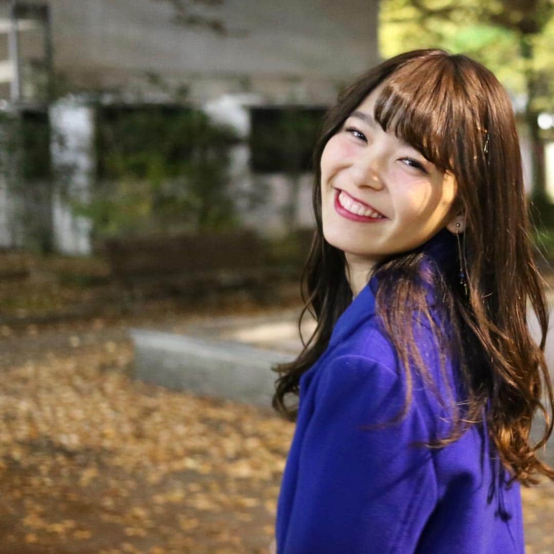 のインスタグラム：「最近急に寒くなりましたよね❄️ とうとうコートを出してしまいました😶  そして、投票が残り2回となりました…😢 ぜひあと2回だけ、お願いします😭 私のプロフィールページから投票可能です！🙏」