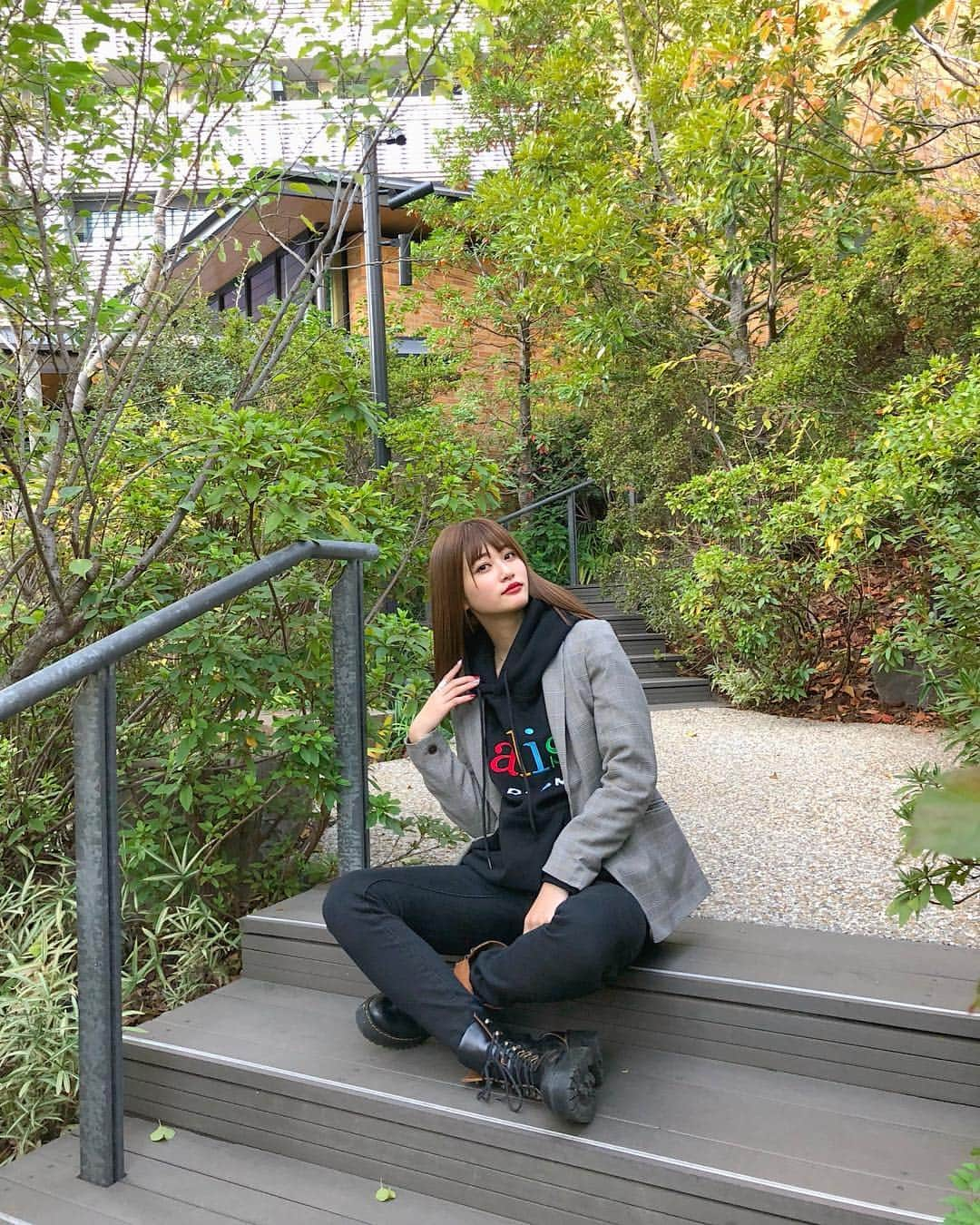 生見愛瑠さんのインスタグラム写真 - (生見愛瑠Instagram)「ぴーす  #めるのふく #めるサイズ #ootd」11月21日 21時51分 - meru_nukumi