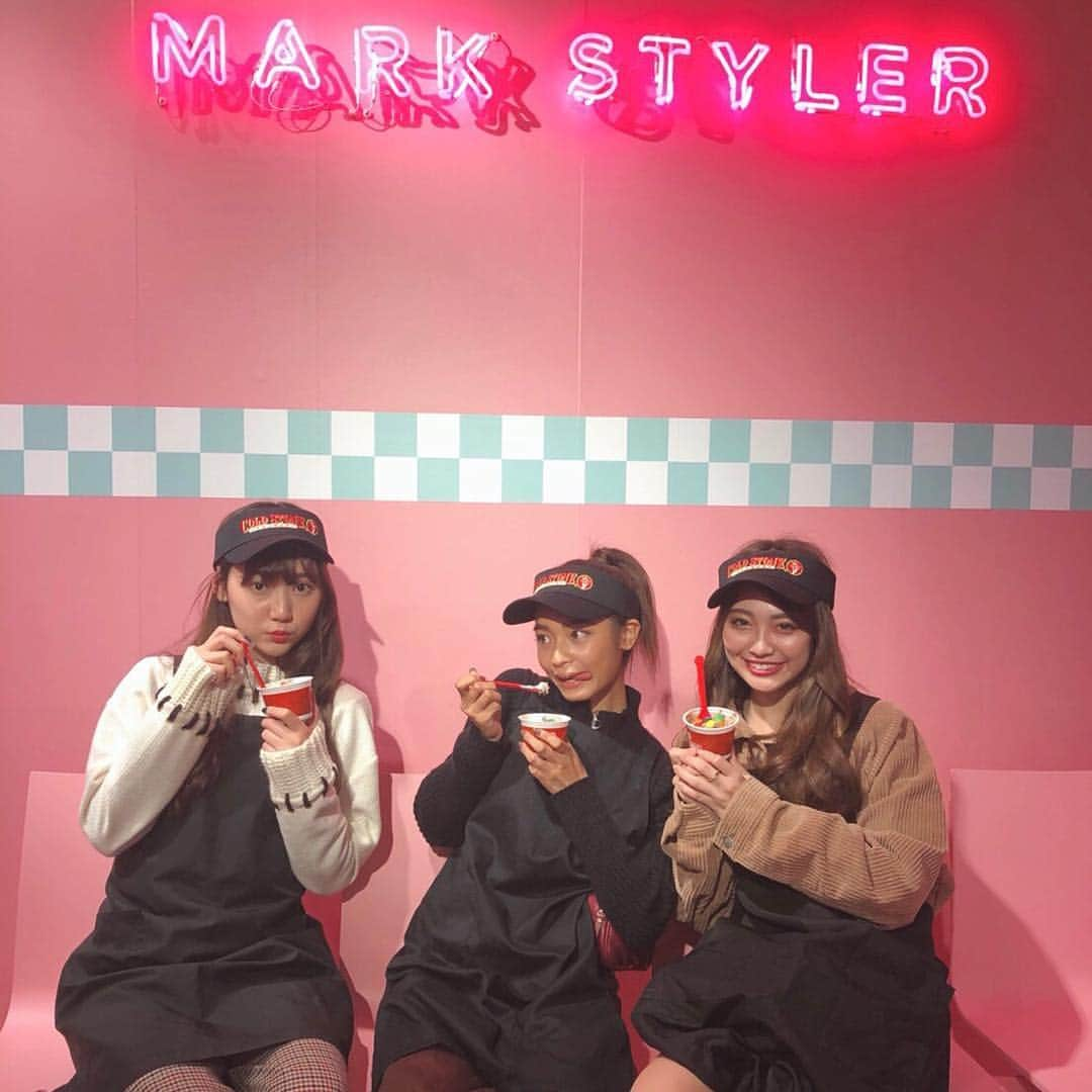 遠山茜子さんのインスタグラム写真 - (遠山茜子Instagram)「最後にMARKSTYLERさんの展示会に‼︎ ほとんどが私服ここなの‼︎ だいすきなGYDAでたくさん頼んぢゃった❤︎ 届くの楽しみ💋 ・ あかねこストーンになってきたの〜どや❤︎ ・ ・ #markstyler#fashion#ootd#girl#good#ss#instagood#coldstone#happy」11月21日 23時01分 - akane_016t