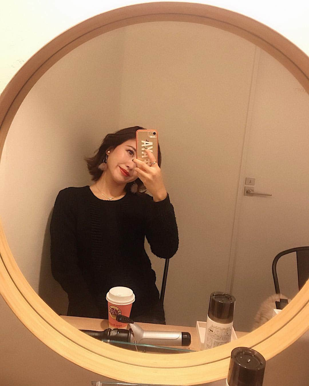 Ayaさんのインスタグラム写真 - (AyaInstagram)「神戸岡本にあるドライヘッドスパ @dryheadspa_meleep  に行ってきたよ〜💆‍♀️ . . スマホ📱からくる眼精疲労が 気になっていた事を伝えて マッサージして頂きました😌💓 . . 目周りや頭のツボをたくさん押され いつのまにか寝てた💤 心地よかったなぁ〜 . . 店内も光が綺麗で癒される空間でした🙏 #メリープ#meleep#大人が眠る魔法のスパ#ドライへッドスパ#ヘッドスパ#神戸岡本#神戸#美容院#スパ」11月21日 23時15分 - aya__fit