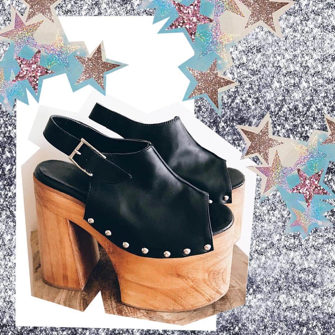 のインスタグラム：「HAWAII BLACK ! Llevate 1 par x $2900 o 2 pares x $3800 en efectivo. Aprovechá nuestro 2x1 #online con envios a TODO el pais 🚚♥️」