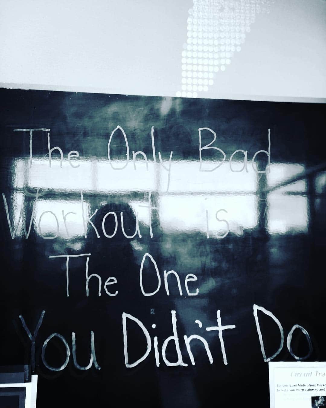 クリス・リードのインスタグラム：「Words to live by! #keepworkinghard #nopainnogain #untilthanksgivingday」