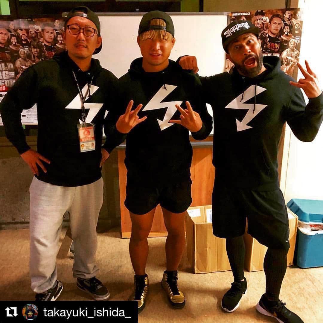 田中翔さんのインスタグラム写真 - (田中翔Instagram)「#Repost @takayuki_ishida_ #SHOパーカー ・・・ ⚡️⚡️⚡️ #完全にNEXT」11月22日 10時21分 - sho_tanaka_sho