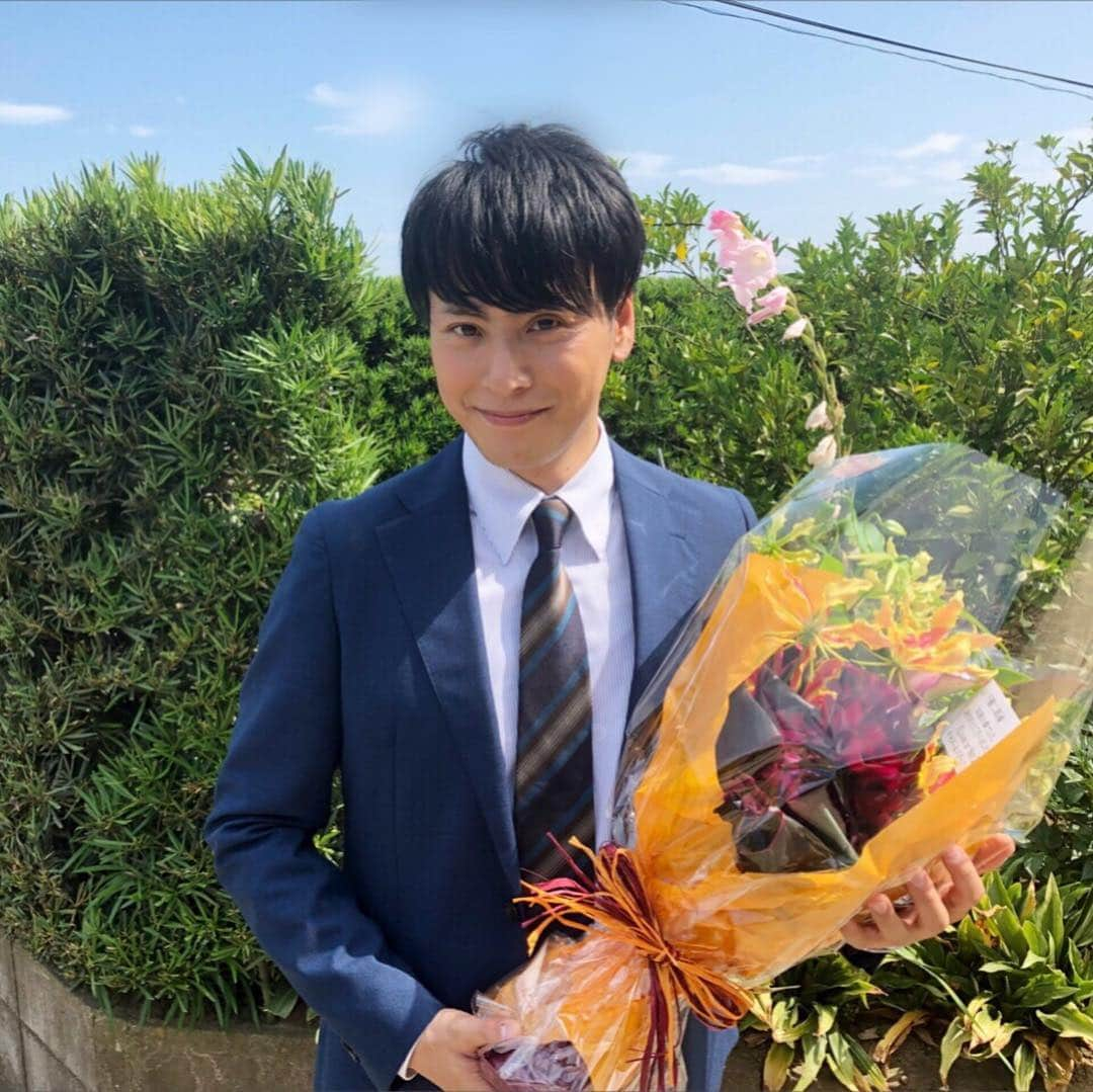 フジテレビ「Love or Not」さんのインスタグラム写真 - (フジテレビ「Love or Not」Instagram)「山下健二郎さん💐 クランクアップはあぜ道で🍃 明日はいよいよファン感謝祭です🤗✨ #山下健二郎 #本仮屋ユイカ #町田啓太 #佐津川愛美 #飯田基祐 #loveornot2  #ラブオアノット2  #dTV  #FOD  #全６話絶賛配信中！」11月22日 21時23分 - loveornotdtvfod