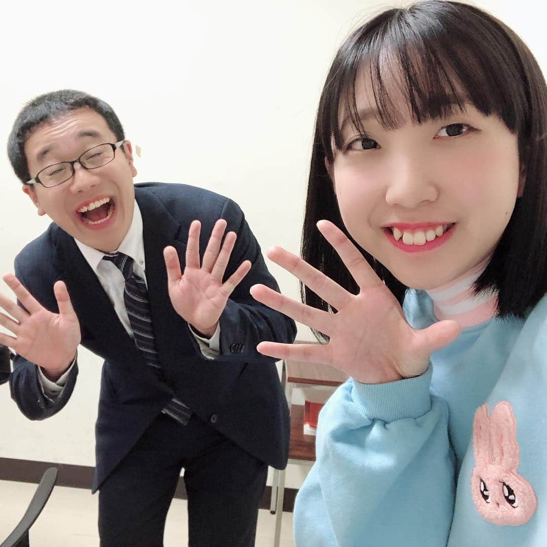 山田愛奈さんのインスタグラム写真 - (山田愛奈Instagram)「今日はタメのパーマ大佐と一緒のお仕事でした☺︎ #パーマ大佐  #実は同い年」11月22日 21時32分 - ainaphu