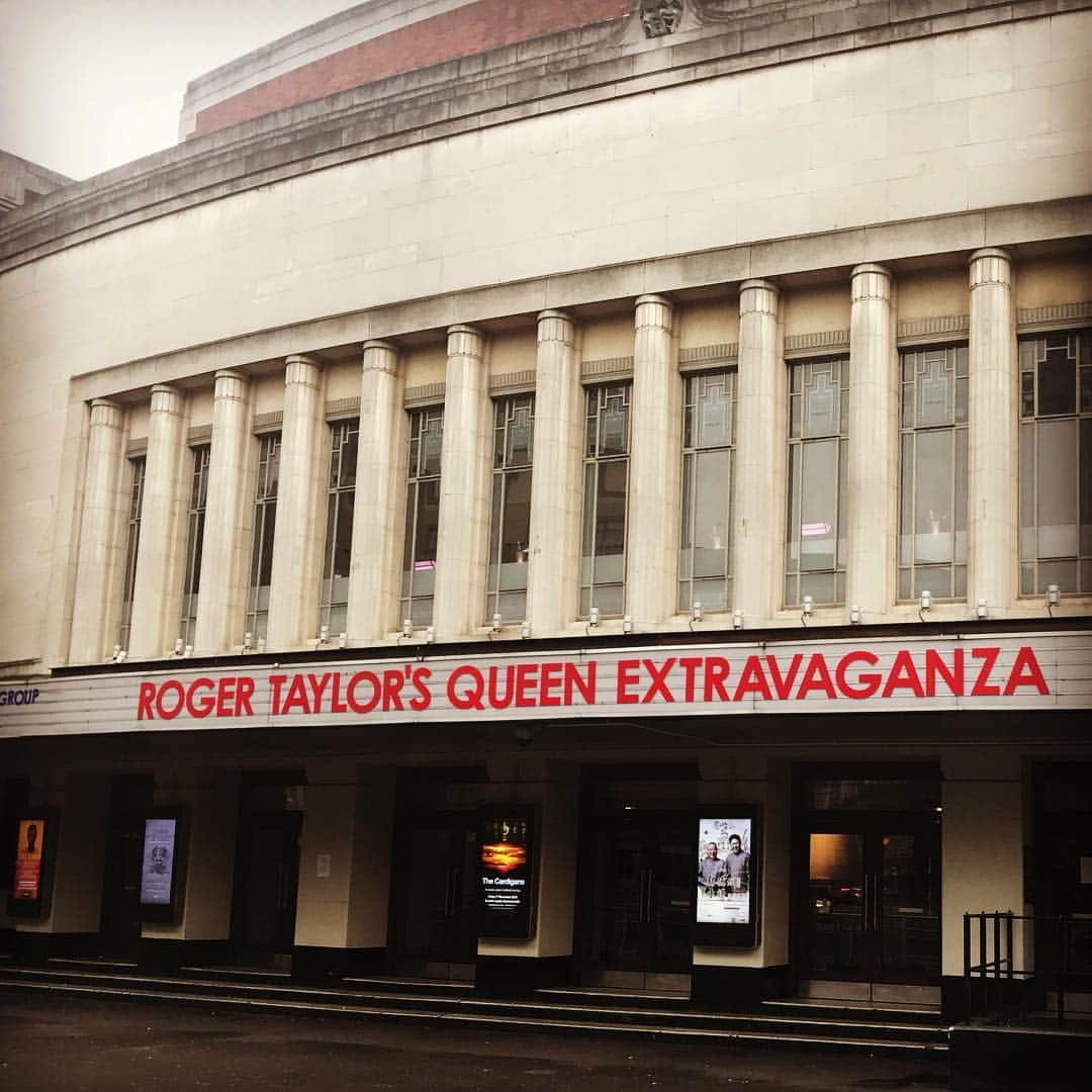 ブライアン・メイさんのインスタグラム写真 - (ブライアン・メイInstagram)「!!!! Tonight !  At a historic venue near you ! If you live near Hammersmith, that is !  Who are these guys ?!!! Bri」11月22日 21時39分 - brianmayforreal