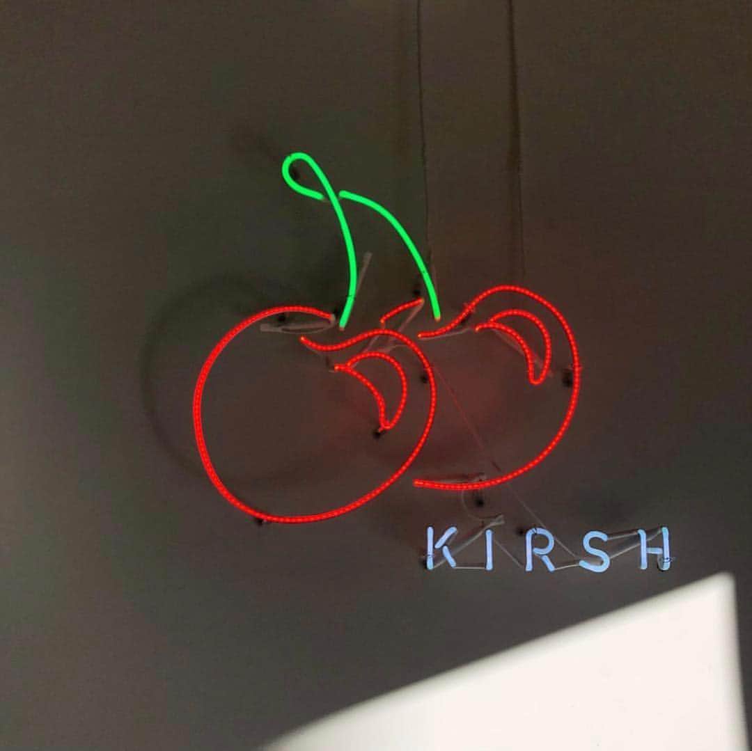 ハルハルさんのインスタグラム写真 ハルハルinstagram チェリーのロゴにきゅん 韓国のティーンに大人気なブランド Kirsh キルシー 真っ赤なさくらんぼがロゴのkirshのトレーナーが大流行中 韓国の女の子はもちろん K Popアイドルや日本の女の子に