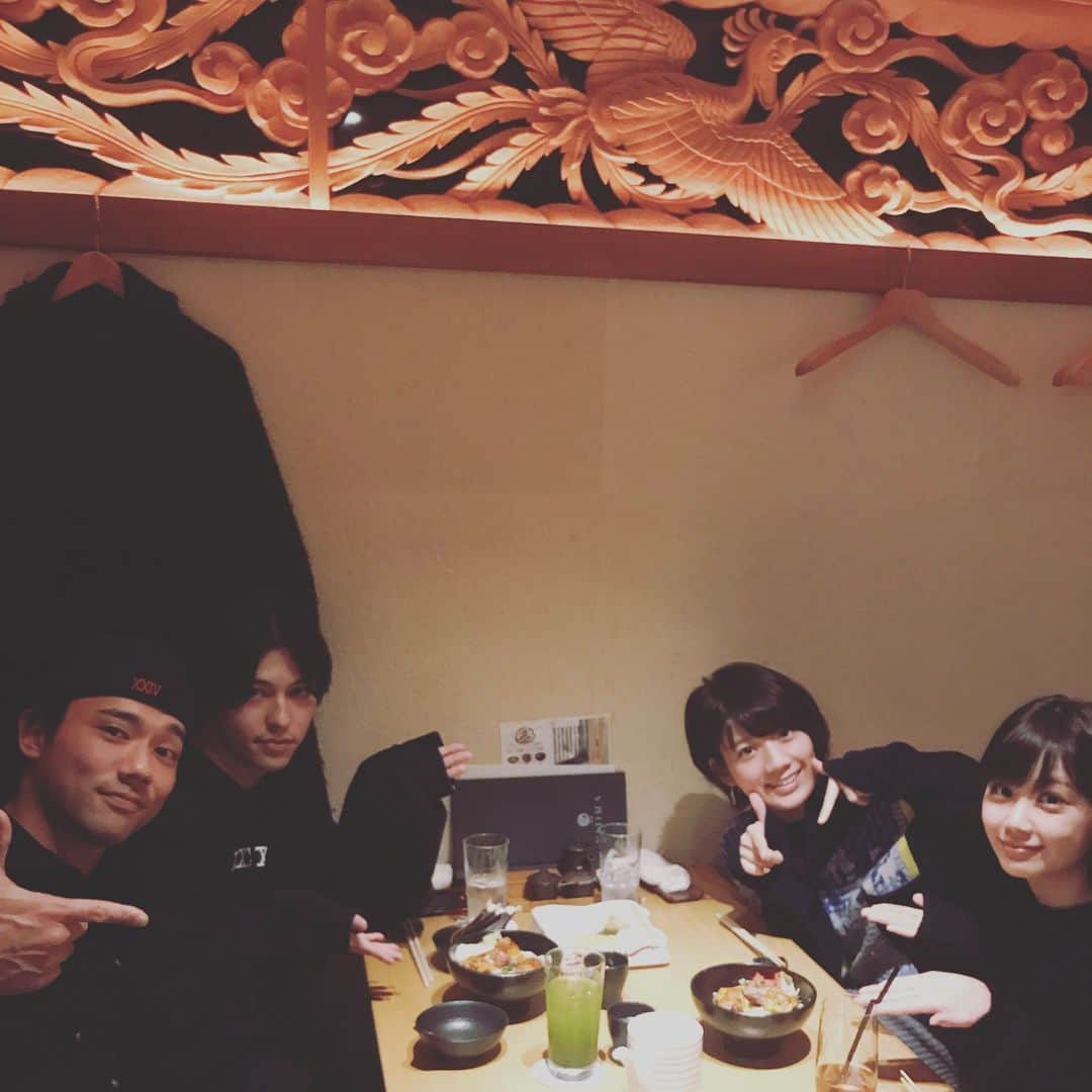 小澤雄太さんのインスタグラム写真 - (小澤雄太Instagram)「そして舞台暁の帝のメンバーみんなで前回に引き続きまたまた男THE飯！！ 食べに来て頂きました✨ 蓮くんも駆けつけてくれて嬉しかったです✨ みんな忙しい中ありがとうございました✨ 本日小澤お店に立ちます！！ お待ちしております✨  #男THE飯 #おざめし #おとこざめし #第3弾 #好つくね丼 #男料理 #料理男子 #中目黒 #kijima #森田桐矢 くん #八神蓮 くん #佐藤美希 さん #伊藤優衣 さん #暁の帝 #ldh_kitchen #yuta_ozawa #おざっつ」11月22日 14時31分 - yuta_ozawa_official