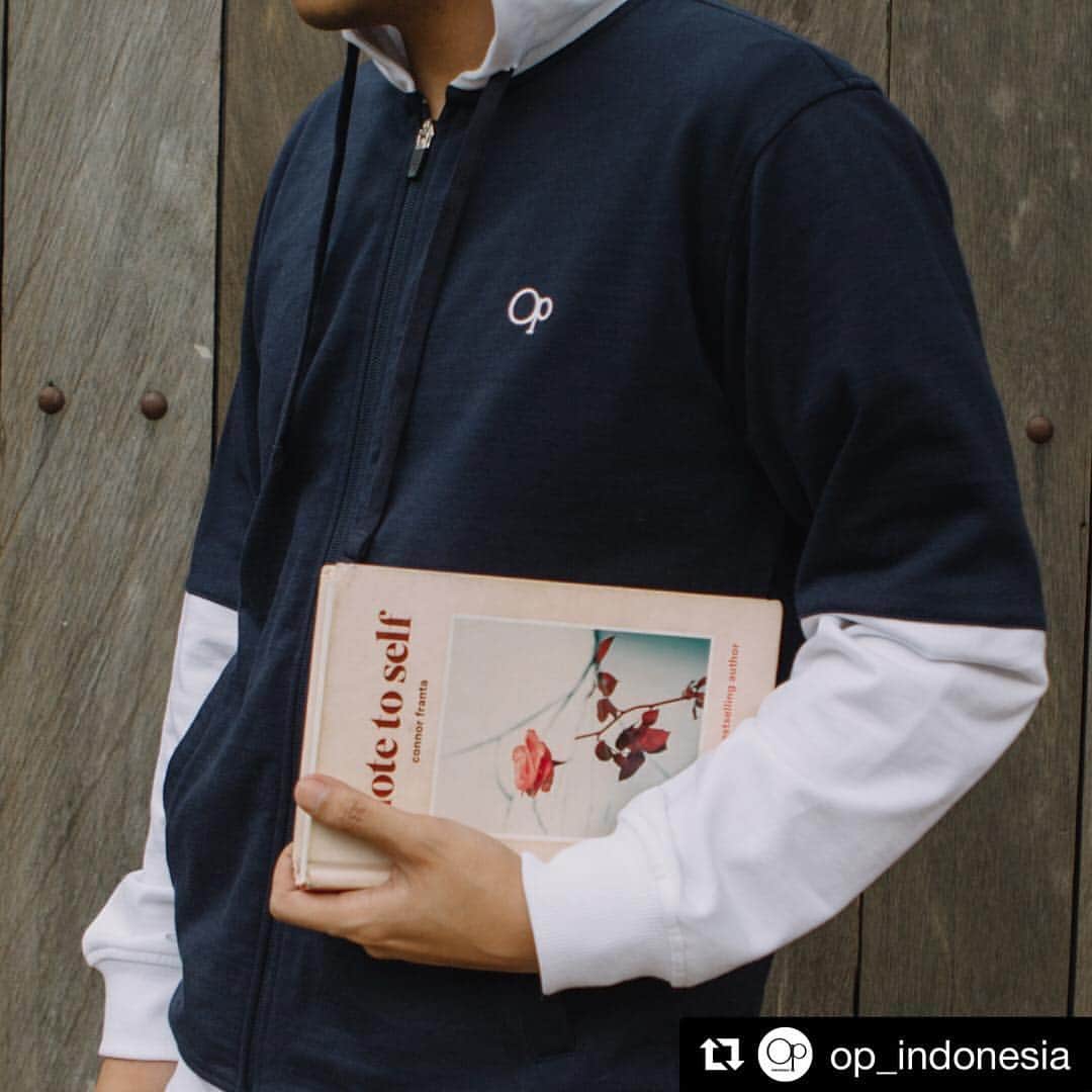 Op oceanpacific Japanのインスタグラム：「#Repost @op_indonesia with @get_repost 😎💥 #OceanPacific #beachlifestyle #OP #men #hites #newcollection #knitwear #madeinitaly #lookoftheday #outfit #womenswear #surf #surfwear #surfing #hangloose #ocean #オーシャンパシフィック #スウェット #コーディネート #サーフコーデ #サーフファッション #カジュアルコーデ #ファッション #秋 #冬 #カジュアル #サーフ #ブランド」
