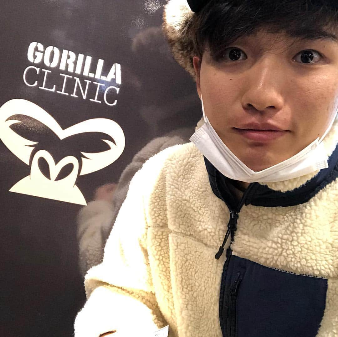 洲崎貴郁さんのインスタグラム写真 - (洲崎貴郁Instagram)「ゴリラクリニック🦍行ってきましたー！  もうほぼ無いよ！髭ほぼ無いよ！ いつもありがとうございます！！ 施術直後やからほんのり赤み😷  #ゴリラクリニック」11月22日 16時47分 - runnysuzaki0504