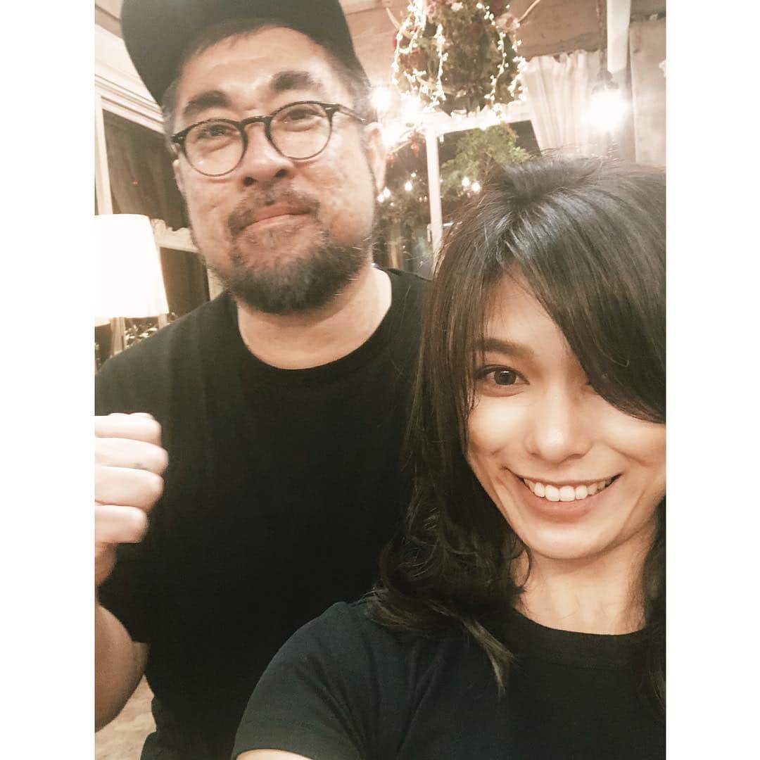 金城優華のインスタグラム：「ずーっと行きたかったけど、なかなか時間が作れなくてやっと行けた美容室。 いつも素敵に変身させてくれる喜納さん。 ありがとうございました〜!! ・ ・ 筋トレばっかりで、ヘアメンテナンス疎かになってたけれど やっぱり髪は女の命なのね。 ヘアが変わると気持ち変わる！ ・ ・ Haisalon @hair_salon_precious  #ヘアカラー  #今回も素敵アッシュ #後日自然光でのカラーの写真載せます」