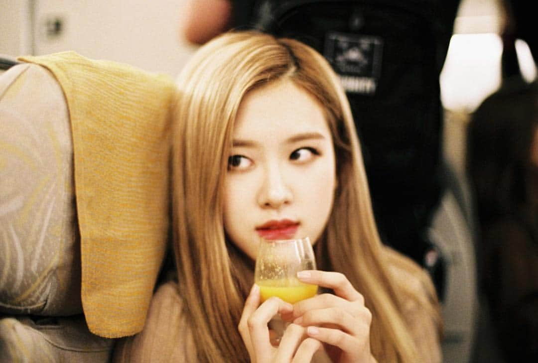 ロゼさんのインスタグラム写真 - (ロゼInstagram)「📸🍊」11月22日 17時38分 - roses_are_rosie