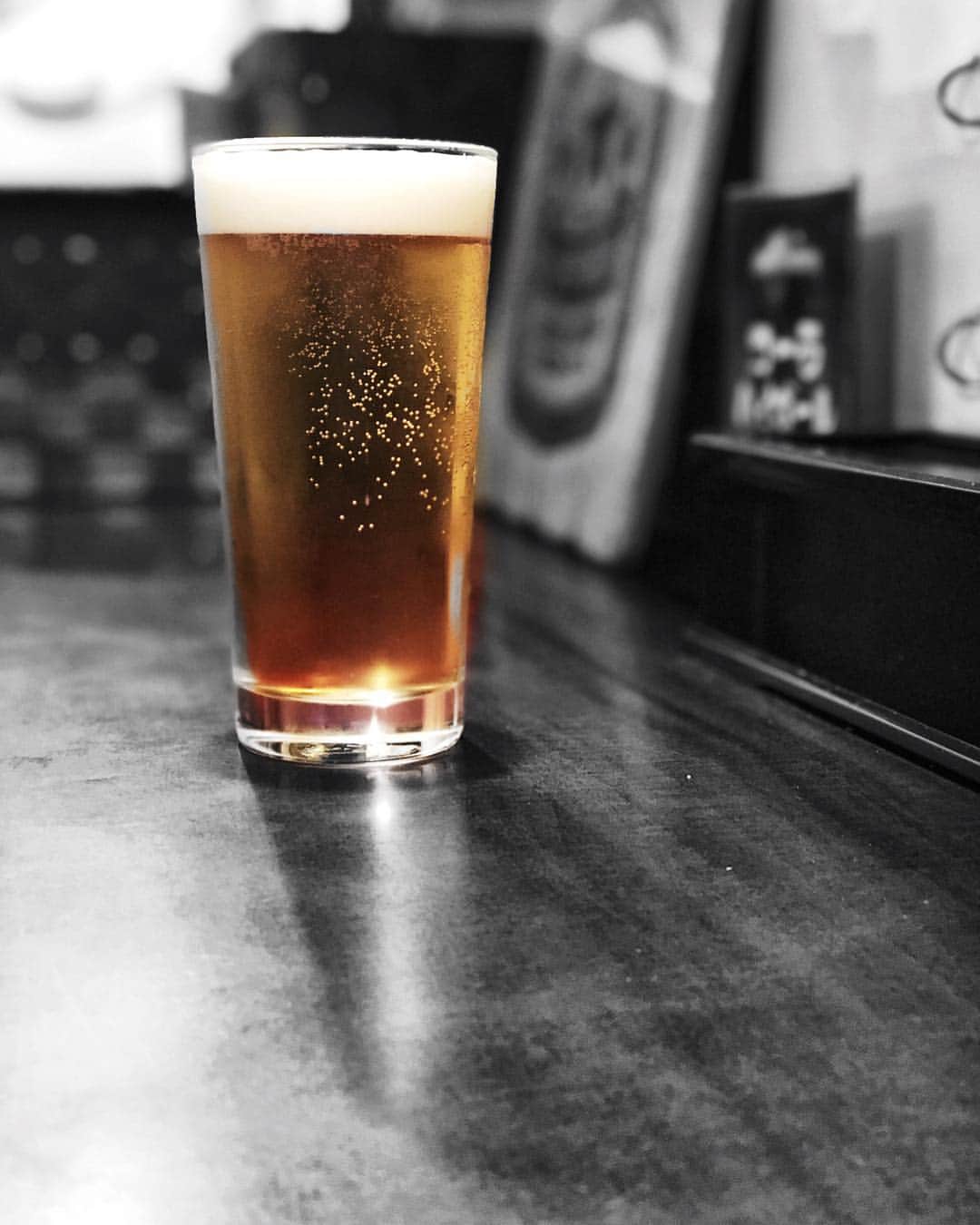 growthのインスタグラム：「歌舞伎町で生ホッピー飲めるのはここだけらしいです。ピリ辛こんにゃくも美味しいでした。#shinjuku #kabukicho #tokyo #hoppy #新宿 #歌舞伎町 #東京 #ホッピー」