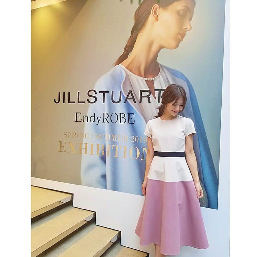 西山真以さんのインスタグラム写真 - (西山真以Instagram)「* @jillstuart.jp の新ライン《Endy Robe》の発表会にお邪魔してきました。 . JILLSTUARTらしい可愛らしさもありつつ、落ち着いた上品な大人の女性像をイメージさせるデザインの数々。 . せっかくなので、普段なかなか着ないようなsweetなワンピースを試着させていただきました♥︎ ピンクを纏うと自然と優しい気持ちになるような。 着るものによって、気持ちや所作まで変わるものだからお洋服選びって大切ですね。 といいつつ、、結果blackのセットアップをお持ち帰りしました☺️ . 普段はもちろん、二次会などでも使えそうなレースアイテムやオケージョンが豊富だったので、お探しの方は是非見に行ってみてください♪ . . #jillstuartendyrobe #jillstuart_jp #js_aoyama」11月23日 0時52分 - mai0830