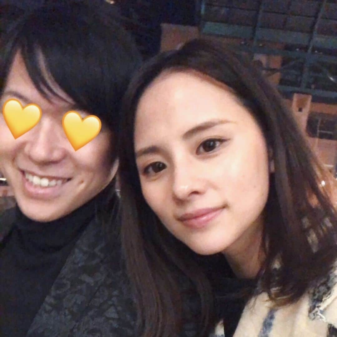 大畑ありささんのインスタグラム写真 - (大畑ありさInstagram)「今日は1年目の結婚記念日でした💗 旦那さんがディナーに連れて行ってくれたよ☺️ . ケンカもたくさんして、 色んなところへ行って、 こまるもすくすく大きくなって、 あっという間の１年だったね。 . これからも末永くよろしくね😘ちゅ #11月22日 #いい夫婦の日 #パパにはえくぼがあります」11月23日 1時04分 - ohataarisa