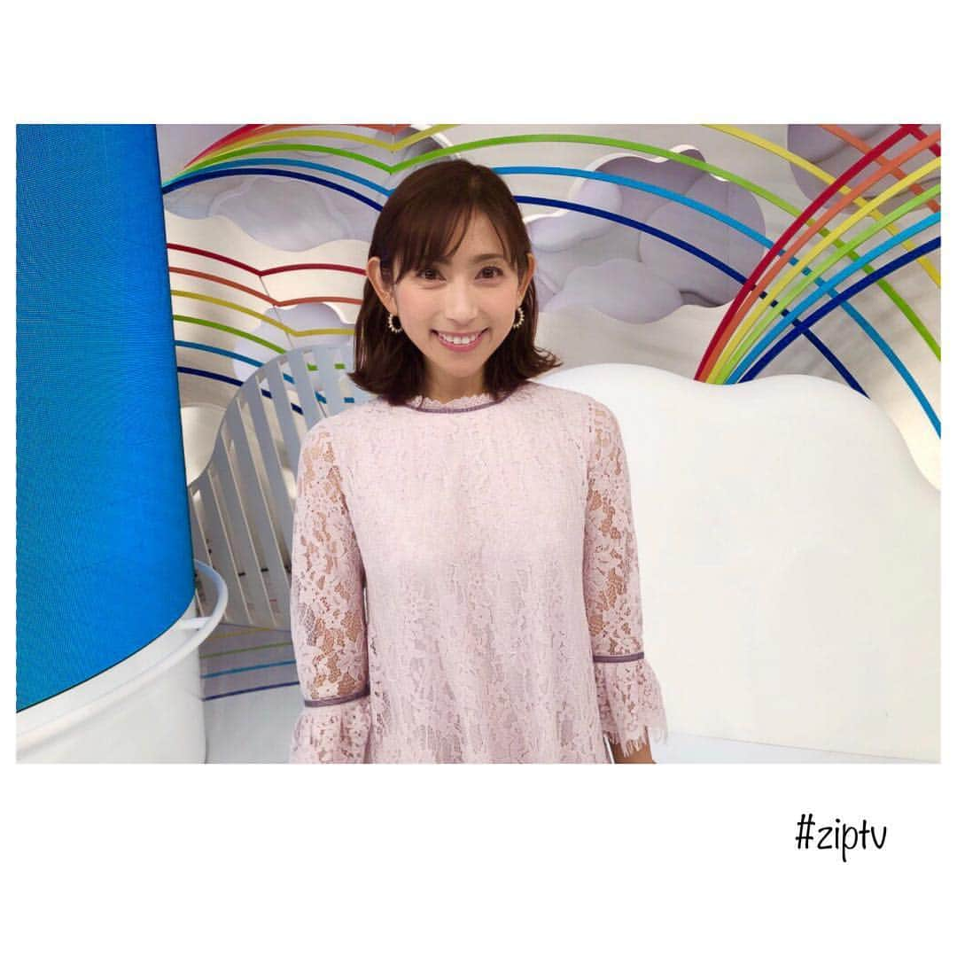 宮崎瑠依さんのインスタグラム写真 - (宮崎瑠依Instagram)「. 3連休初日の金曜日！ 今朝は「ZIP!」でした✨ . 衣装 @lerevevaniller  アイラッシュレース ワンピース  ラベンダーグレー . Aラインのシルエットがスッキリした印象に✨ グレーのベロアラインがデザインのアクセントになっててオシャレでした😊 . 連休は紅葉を楽しめそうですね🍁 . どこか行きたいなっ！！ . #ziptv #今日の衣装 @lerevevaniller @joint_space  #jointspace #lerevevaniller」11月23日 9時03分 - ruimiyazaki