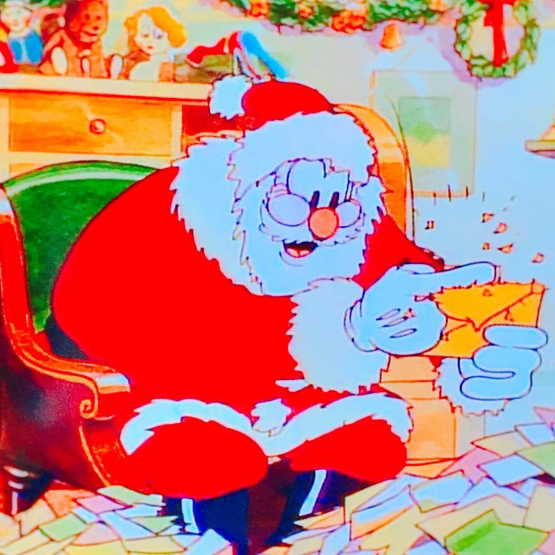 野呂佳代さんのインスタグラム写真 - (野呂佳代Instagram)「今年もこんな季節🎄🎅 毎年みて気分あげる❤️ #ディズニーのスペシャルクリスマス  #サンタのおもちゃ工場  #サンタのプレゼント」11月23日 9時49分 - norokayotokyo