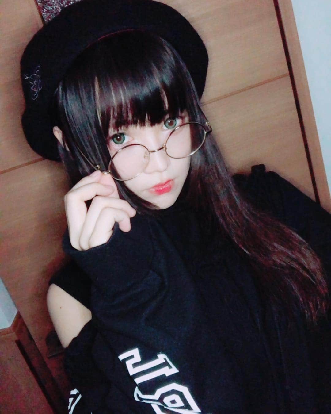赤木クロさんのインスタグラム写真 - (赤木クロInstagram)「私服 . .  ツイッターの方が更新が多いです！フォローしてね🌟 . Twitter@akagikuro Follow me💓 . .  #コスプレ #cosplay # #anime #selfie #photography #otaku #girl #subcultures #japanese #japan #私服 #fashion #code #codenate #女 #japanesegirl #kawaii」11月23日 11時53分 - akagikuro