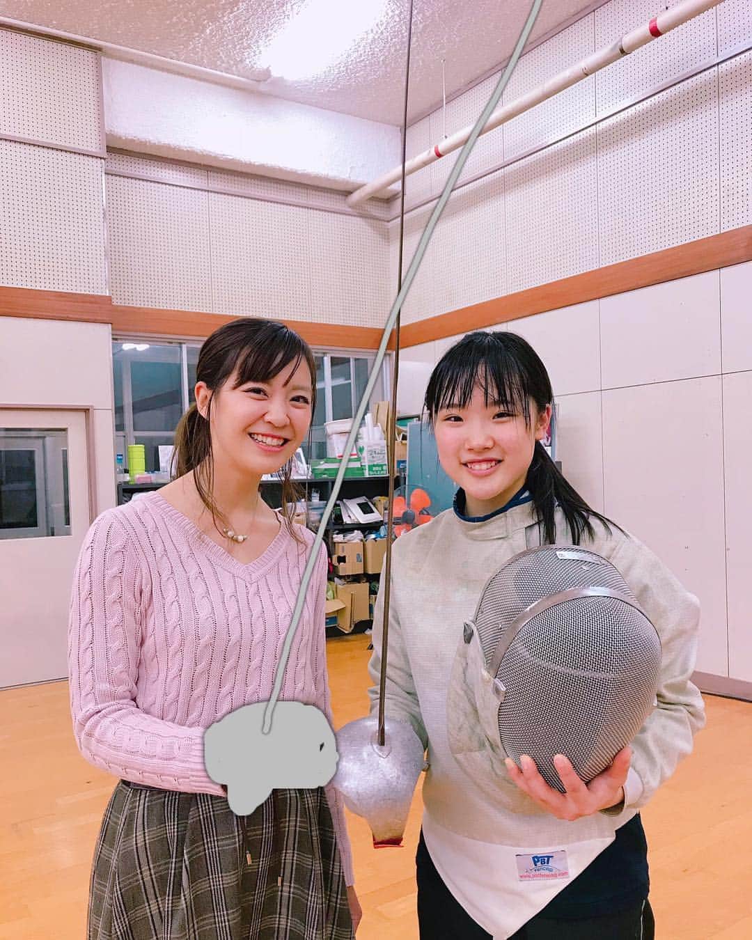 上杉あずさのインスタグラム：「. 今日のRKBラジオ｢ホークス＆スポーツ｣でご紹介する"みらスタ"は、フェンシング女子🤺 #玄界高校 2年 #高橋千里香 さんです！元気で明るい素敵な女子高生でした☺️❤️大きな目標を語ってくれました！番組は17時～！みらスタは18時頃です。ぜひ聴いて下さいね♪ #rkbrhs #rkb #radio #radiko #fencing #olympic #🤺 #東京五輪 #東京オリンピック #フェンシング #金メダル #めざせ #女子高生 #fukuoka #tokyo #福岡 #東京 #sports #girl #check #👍」