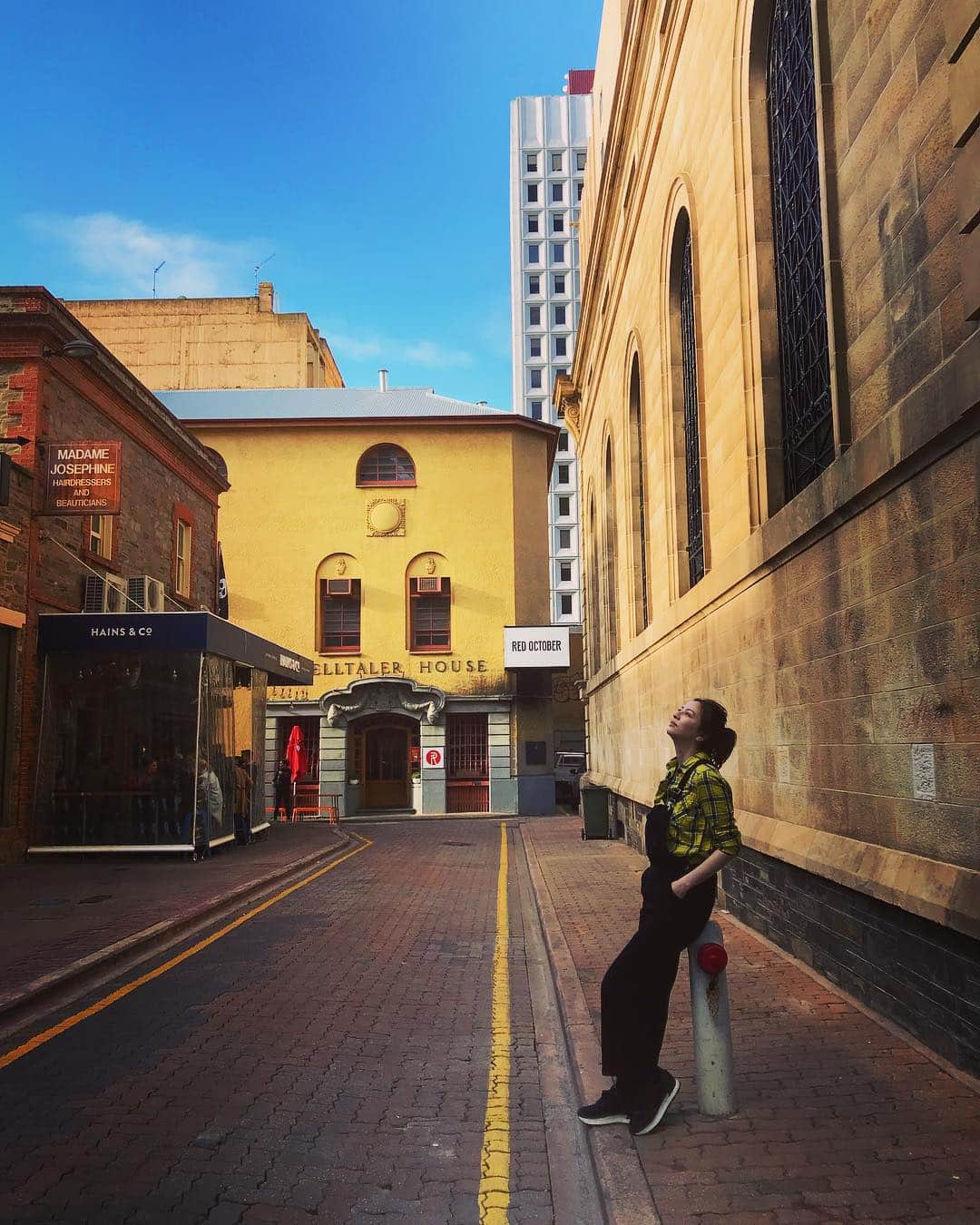 のインスタグラム：「Nice sky !! #iamkarina #itisnotfake #forreal #karina #香里奈 #Australia #Adelaide #オーストラリア #アデレード」