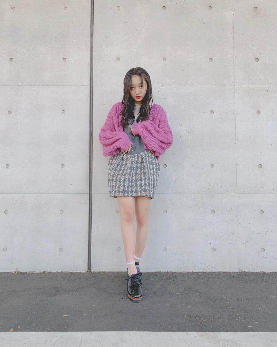 山本彩加さんのインスタグラム写真 - (山本彩加Instagram)「私服💜🖤 . . . #古着 #もこもこワンピ #ニットカーデイガン #やんコーデ #ヘアアレンジ #やんコーデ」11月23日 18時34分 - ayaka48_yanyan