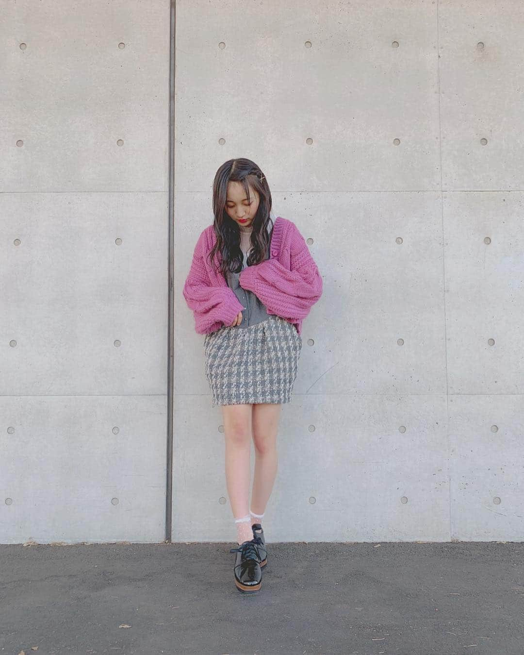 山本彩加さんのインスタグラム写真 - (山本彩加Instagram)「私服💜🖤 . . . #古着 #もこもこワンピ #ニットカーデイガン #やんコーデ #ヘアアレンジ #やんコーデ」11月23日 18時34分 - ayaka48_yanyan