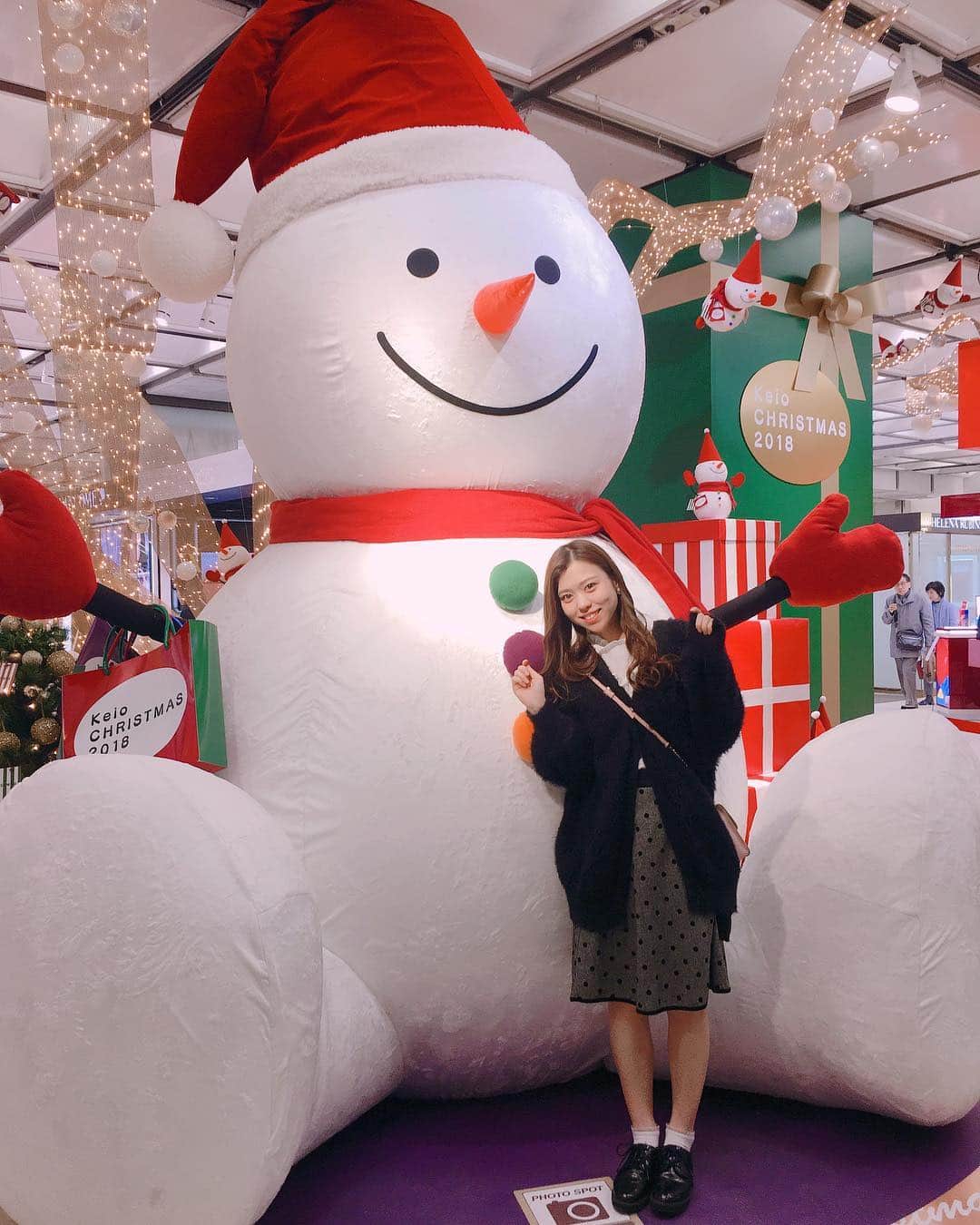 青木千春のインスタグラム：「＊ ・ ・ ☃️🎄❄️🎀 大好きな季節 ・ ・ ・ ＊  #雪だるま #snowman #christmastree #christmas #冬 #winter」
