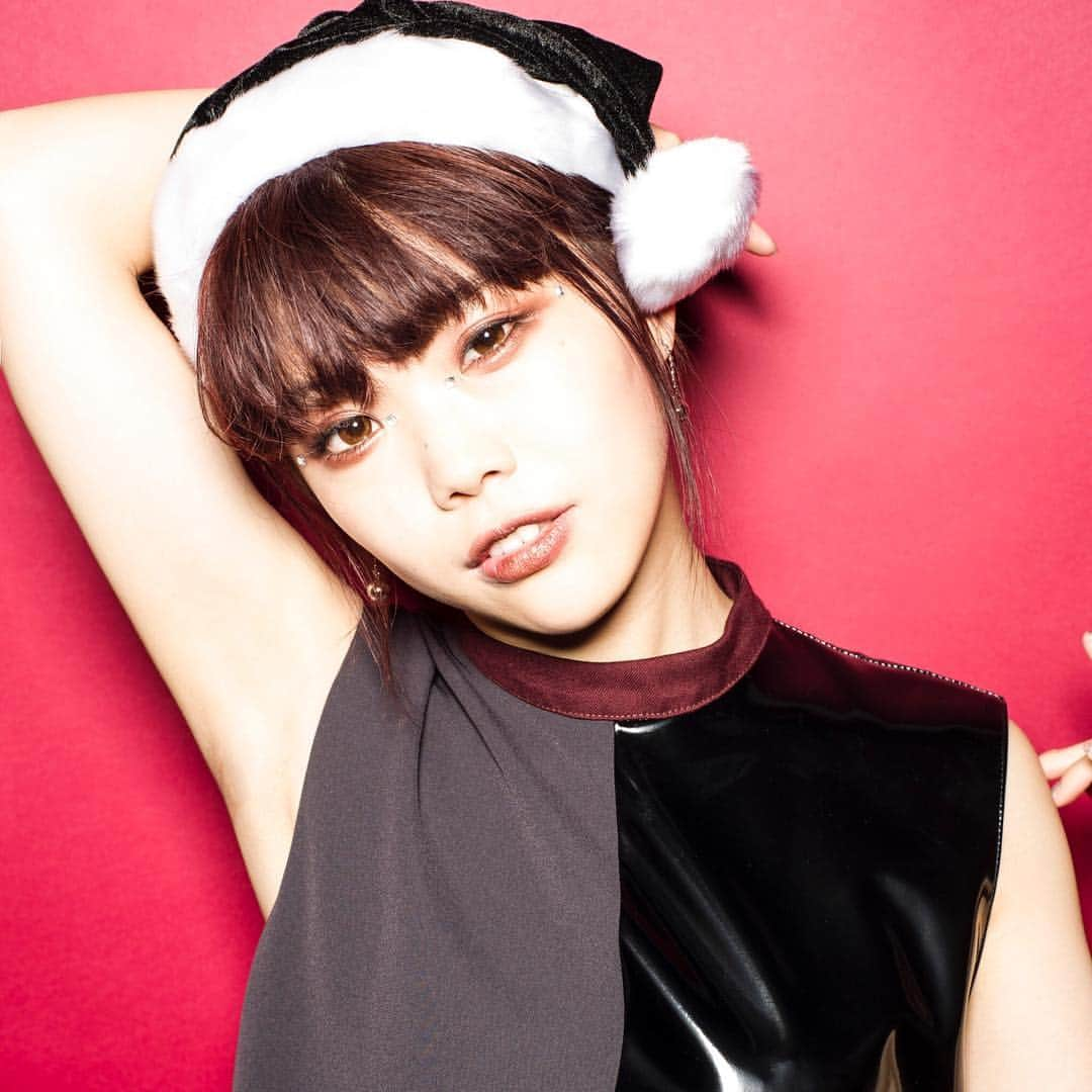 smartさんのインスタグラム写真 - (smartInstagram)「【BiSH Black X'mas】 アイナ・ジ・エンド サンタ #smart1月号 #bish #bishのブラッククリスマス #bishsmart #アイナジエンド #BiSH_stereofuture #未掲載カット #6ページ特集」11月23日 22時06分 - smart_tkj