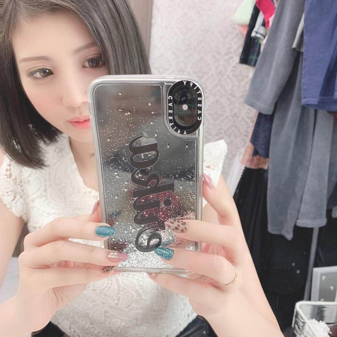 梅田えりかさんのインスタグラム写真 - (梅田えりかInstagram)「とても素敵なケース頂きましたっ🎁 . iphone xs maxのケースってなかなかオシャレなの少ないから凄く嬉しいっ😆みんなから可愛いって褒められるよっ❤️ . @casetify_jp @casetify  #casetify #thanks」11月23日 22時22分 - umeeri524