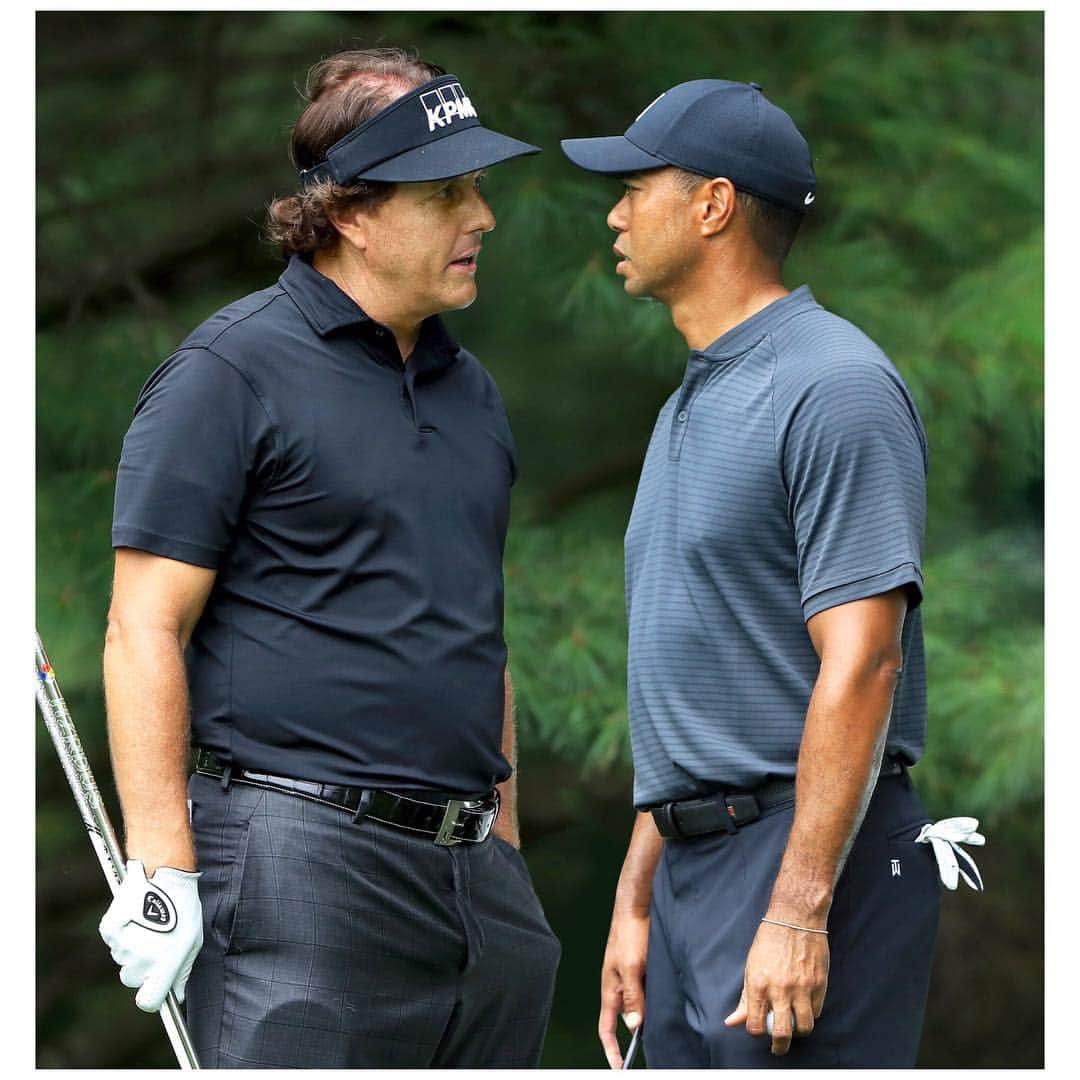 リッキー・ファウラーのインスタグラム：「This should be interesting!! Link in bio for more info...have fun boys!! @tigerwoods @philmickelson」