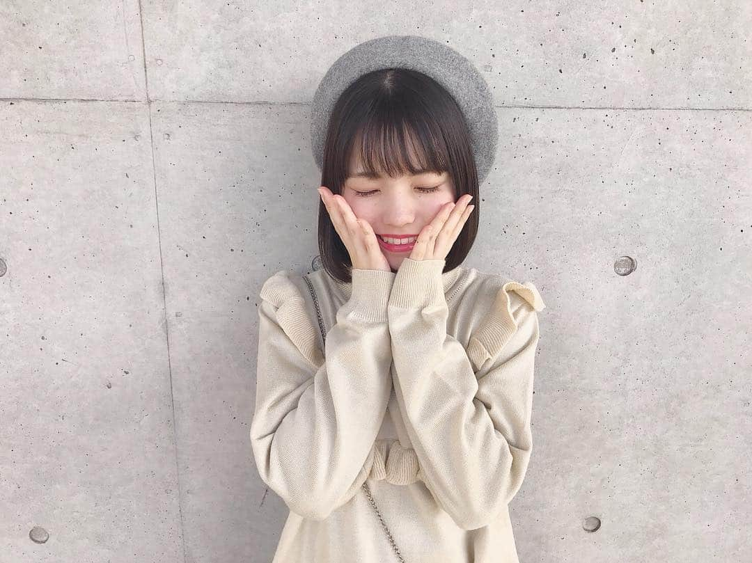 高橋彩音さんのインスタグラム写真 - (高橋彩音Instagram)「握手会ありがとうございました\( ¨̮ )/ 昨日はこんな感じ🐰♥ #壁と同化してる」11月24日 10時55分 - aayyaannee811