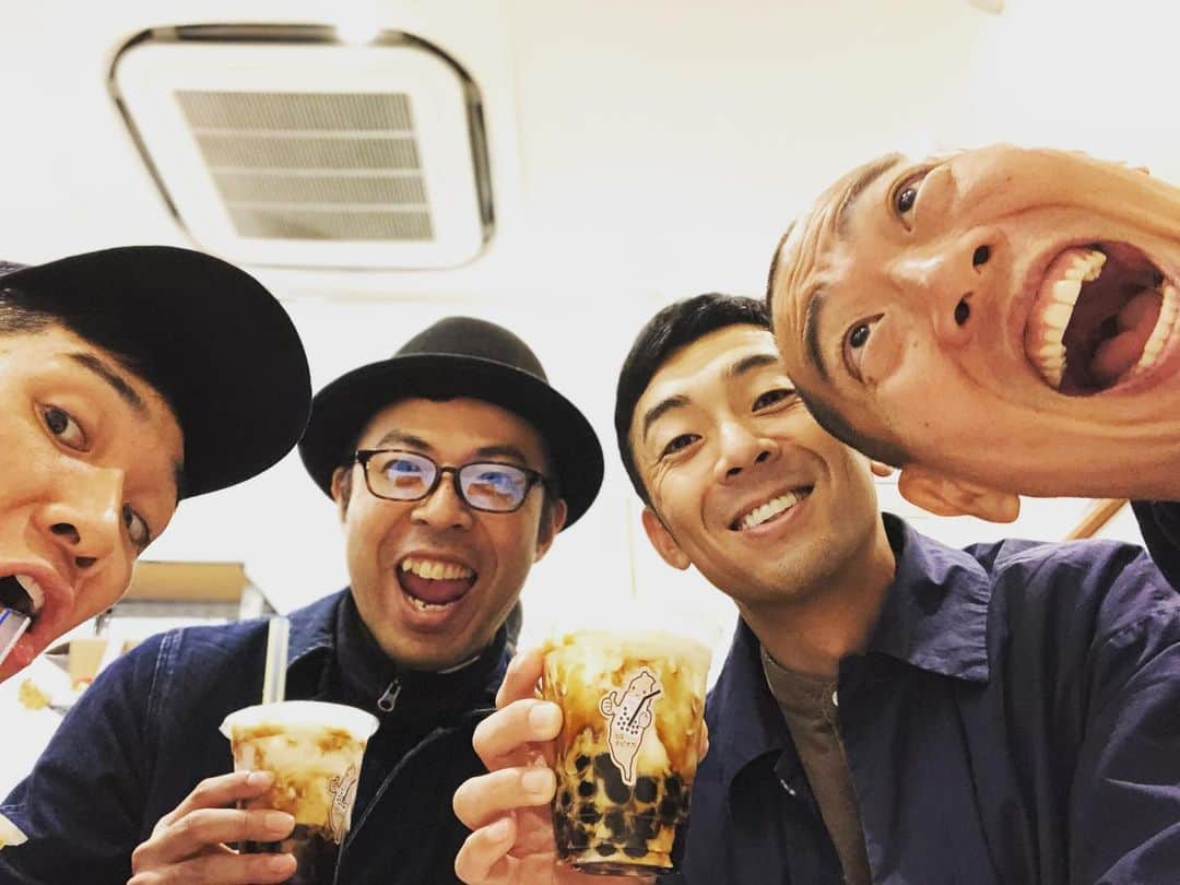 木村卓寛さんのインスタグラム写真 - (木村卓寛Instagram)「二発目を当て中のタピオカドリンクを一発当てたことあるメンバーで飲みに行く 二発目当てるだけある ナイスタピオカ #タピオカ #レイザーラモンHG  #レギュラー #ジョイマン #天津木村」11月24日 8時21分 - tenshinkimura