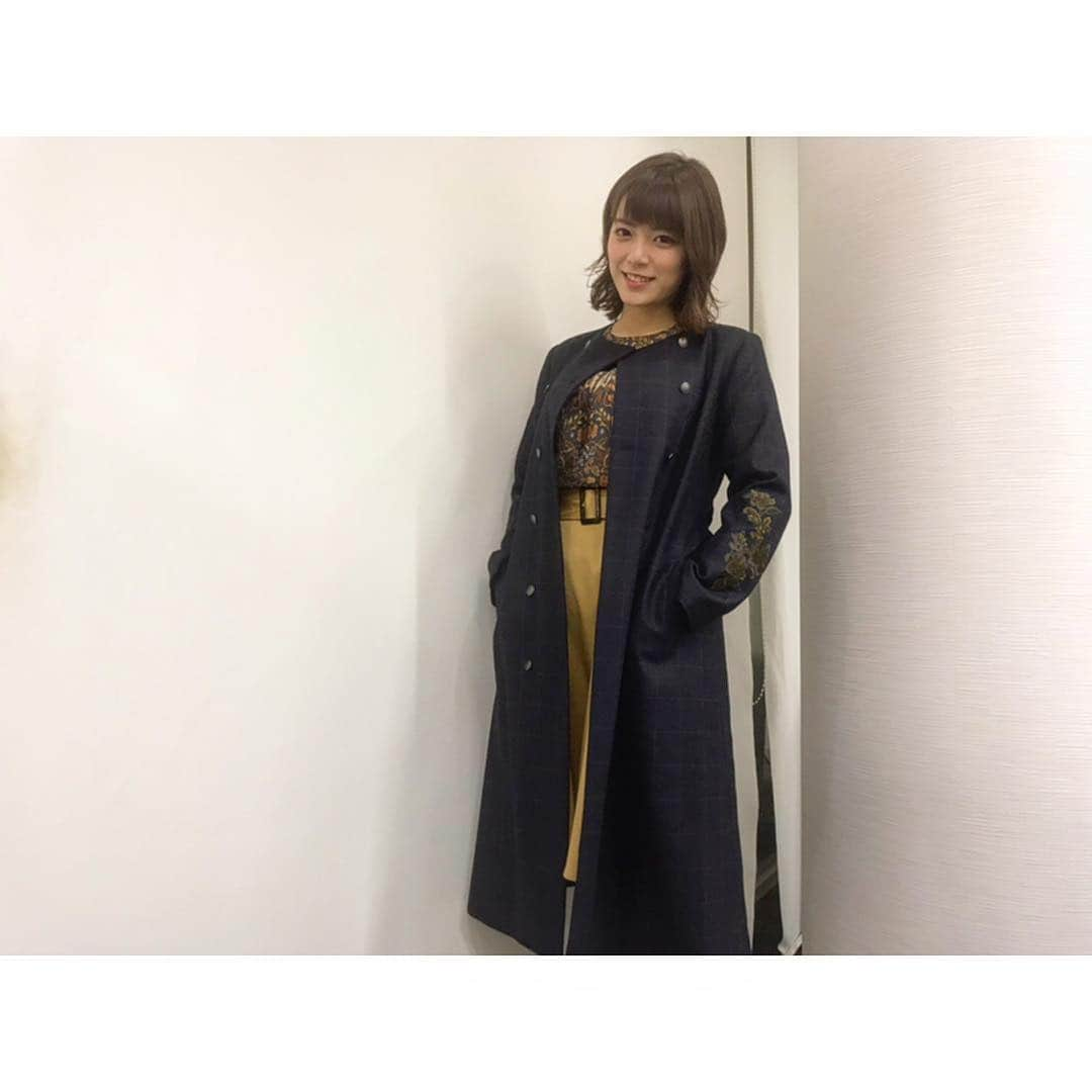 三谷紬さんのインスタグラム写真 - (三谷紬Instagram)「* 昨日の「報道ステーション」の衣装、 喜田さんと綾さんとたまたま色が一緒でした🧡💛 色づいたイチョウを思わせる黄色！🍁 個人的にはジャケットがすごくお気に入りでした！ 袖にお花の刺繍が入っていてとても可愛かったです🌼  秋もそろそろ終わりですね… 寒くなってきたので、皆さん暖かくしてくださいね☺️💓 衣装は『Lois CRAYON』です！ * #三谷紬#アナウンサー#テレビ朝日#テレビ朝日アナウンサー#報道ステーション#喜田勝 さん#寺川綾 さん#黄色#秋色#ファッション#fashion#autumn#衣装#ootd#イチョウ#紅葉#冬#秋#秋コーデ#code」11月24日 19時47分 - mitani_tsumugi