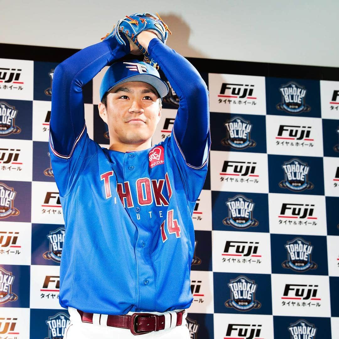 東北楽天ゴールデンイーグルスさんのインスタグラム写真 - (東北楽天ゴールデンイーグルスInstagram)「⚾️ 2019シーズンスペシャルユニホーム発表会✨ 東北6県をつなぐ澄み渡る空をモチーフにした TOHOKU BLUEユニホーム2019を着用し 東北がひとつになって闘います‼️ #rakuteneagles #ファン感謝祭2018 #TOHOKUBLUE #則本昂大 #銀次 #岸孝之 #嶋基宏」11月24日 15時20分 - rakuten_eagles