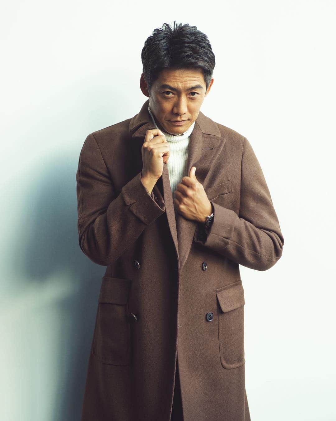 長山一樹のインスタグラム：「最新号の雑誌MEN'S CLUBの表紙にて反町隆史さんを撮影させていただきました。 #ngympictures ・ #mensclub #反町隆史 #表紙 #雑誌 #magazine #mensfashion #gentlemanstyle #hasselblad #h6d #midiumformat」