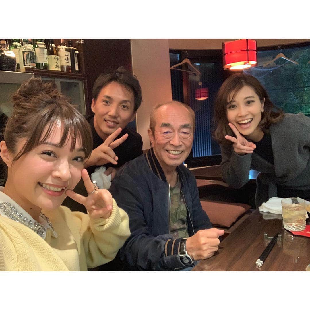 のインスタグラム：「あの頃が懐かしい。いっぱい思い出が詰まった場所で、いっぱい語りました(*´꒳`*)イルミネーションバックで写真撮ろうとしたら、消灯した…。タイミング！！！！！ #志村けん さん #川村理沙 ちゃん #三と十  #mihiro #けやき坂」