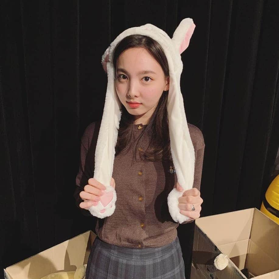 TWICEさんのインスタグラム写真 - (TWICEInstagram)「약속을 지켰다.🤙🐰」11月24日 22時42分 - twicetagram