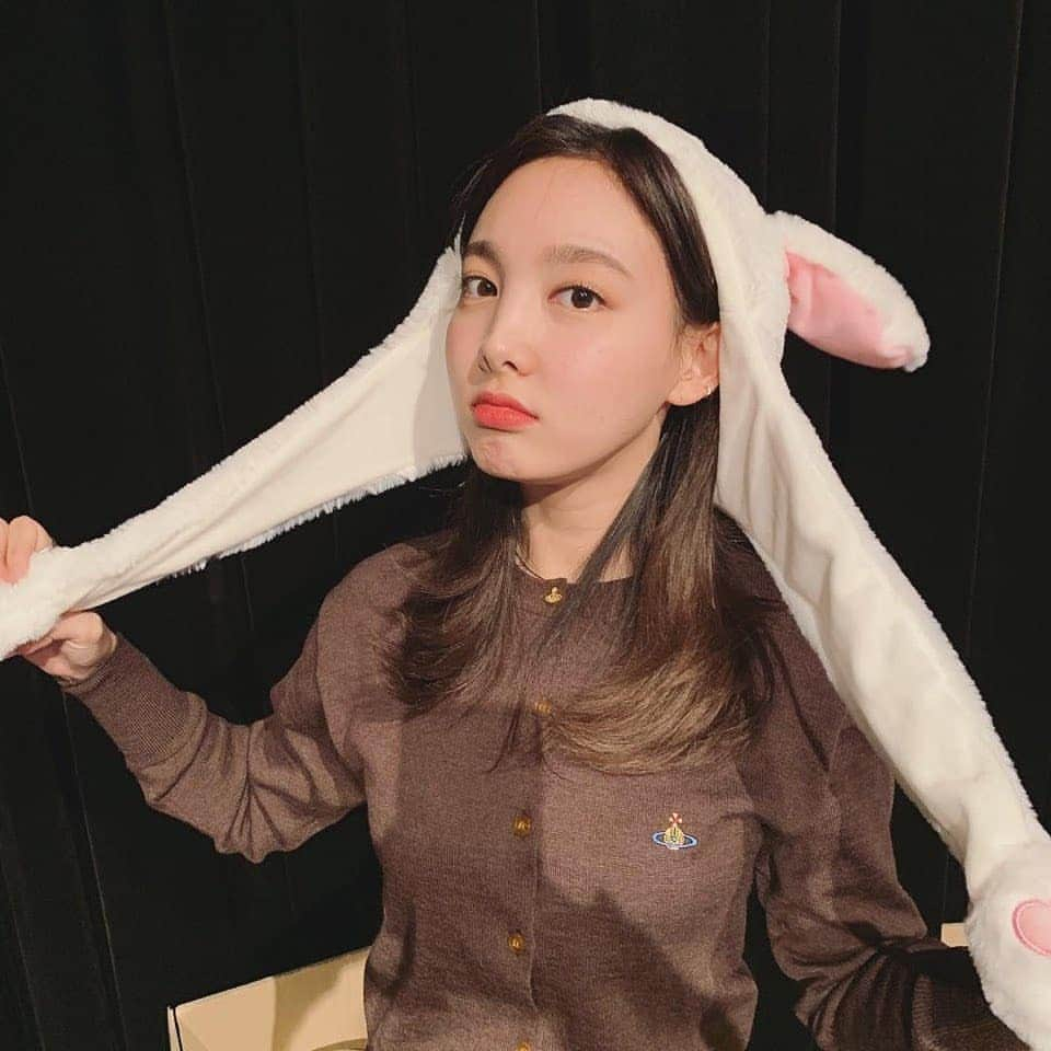 TWICEさんのインスタグラム写真 - (TWICEInstagram)「약속을 지켰다.🤙🐰」11月24日 22時42分 - twicetagram