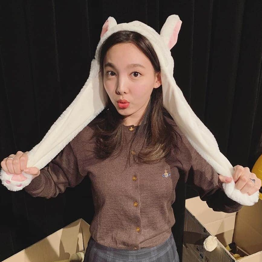 TWICEさんのインスタグラム写真 - (TWICEInstagram)「약속을 지켰다.🤙🐰」11月24日 22時42分 - twicetagram