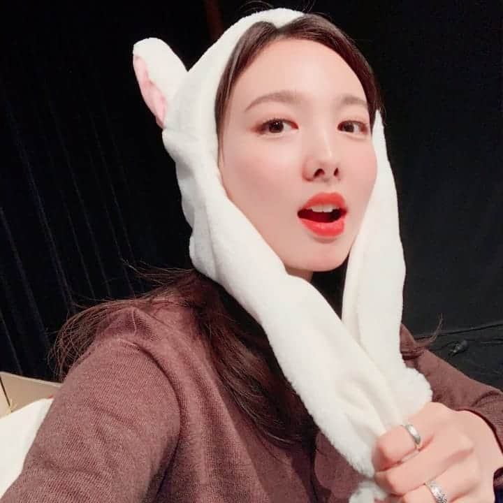 TWICEさんのインスタグラム写真 - (TWICEInstagram)「약속을 지켰다.🤙🐰」11月24日 22時42分 - twicetagram