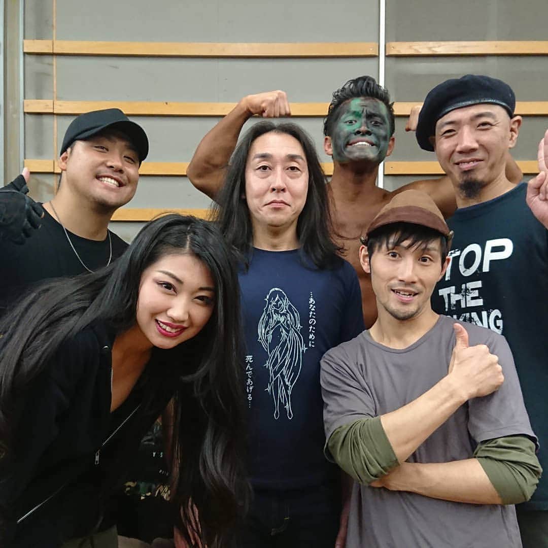 キートンのインスタグラム：「ザ・細かすぎて伝わらないモノマネ 最高だった！ 笑ったな～ 今回出られたのは、みょーちゃんのおかげ。ありがとう。 収録後の1枚！ #細かすぎて伝わらないモノマネ #みょーちゃん劇団 #みょーちゃん #TAIKI #伊藤啓太 #山上龍一 #あべみほ #キートン」