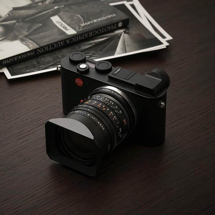 ライカさんのインスタグラム写真 - (ライカInstagram)「A match made in design heaven. You can use all your Leica M lenses on the compact Leica CL thanks to the Leica M-Adapter L. Find out more via the bio link.  Photo: Haoming Wang (@h.m.lenstalk)  #LeicaCamera #Leica #🔴📷 #Leicagram #LeicaCL #LeicaM #cameraporn #Leicaporn #CompactCamera #architecturelover #designlover #DreamBigPackSmall」11月25日 0時10分 - leica_camera