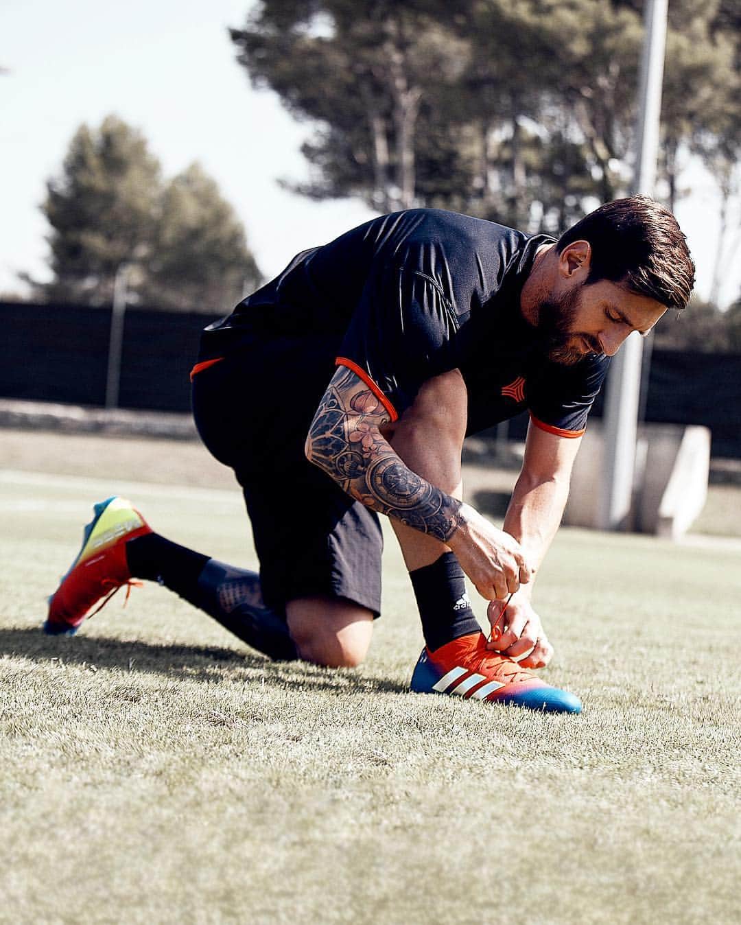 Team Messiのインスタグラム：「Lace up, step up. @leomessi prepares for greatness in his new signature Initiator #NEMEZIZ.」