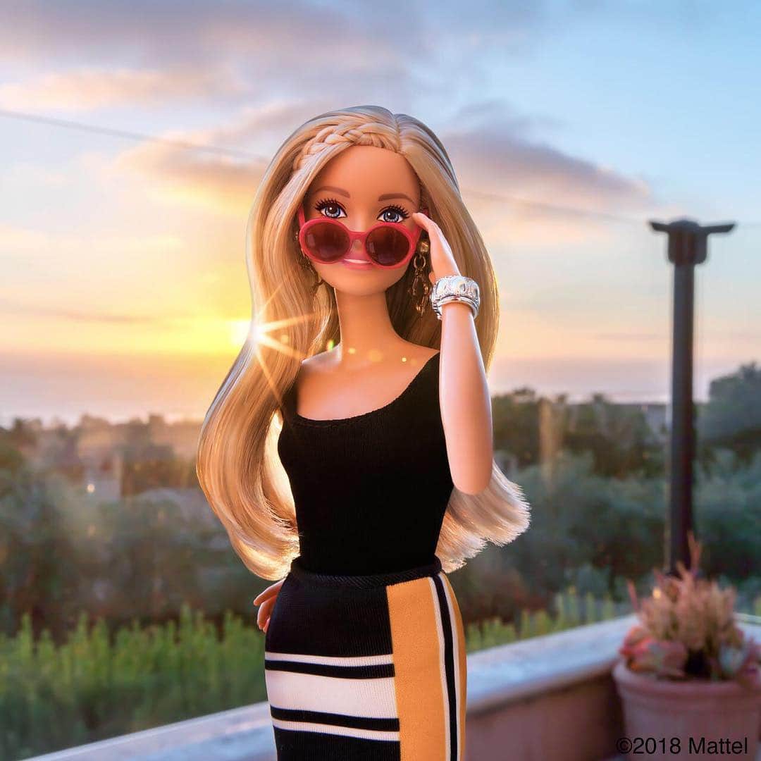 バービーさんのインスタグラム写真 - (バービーInstagram)「Nothing beats a Cali sunset! Soaking in this gorgeous view at the @PelicanHillResort’s breathtaking bungalow suite. 🌅 #barbie #barbiestyle」11月25日 1時22分 - barbiestyle