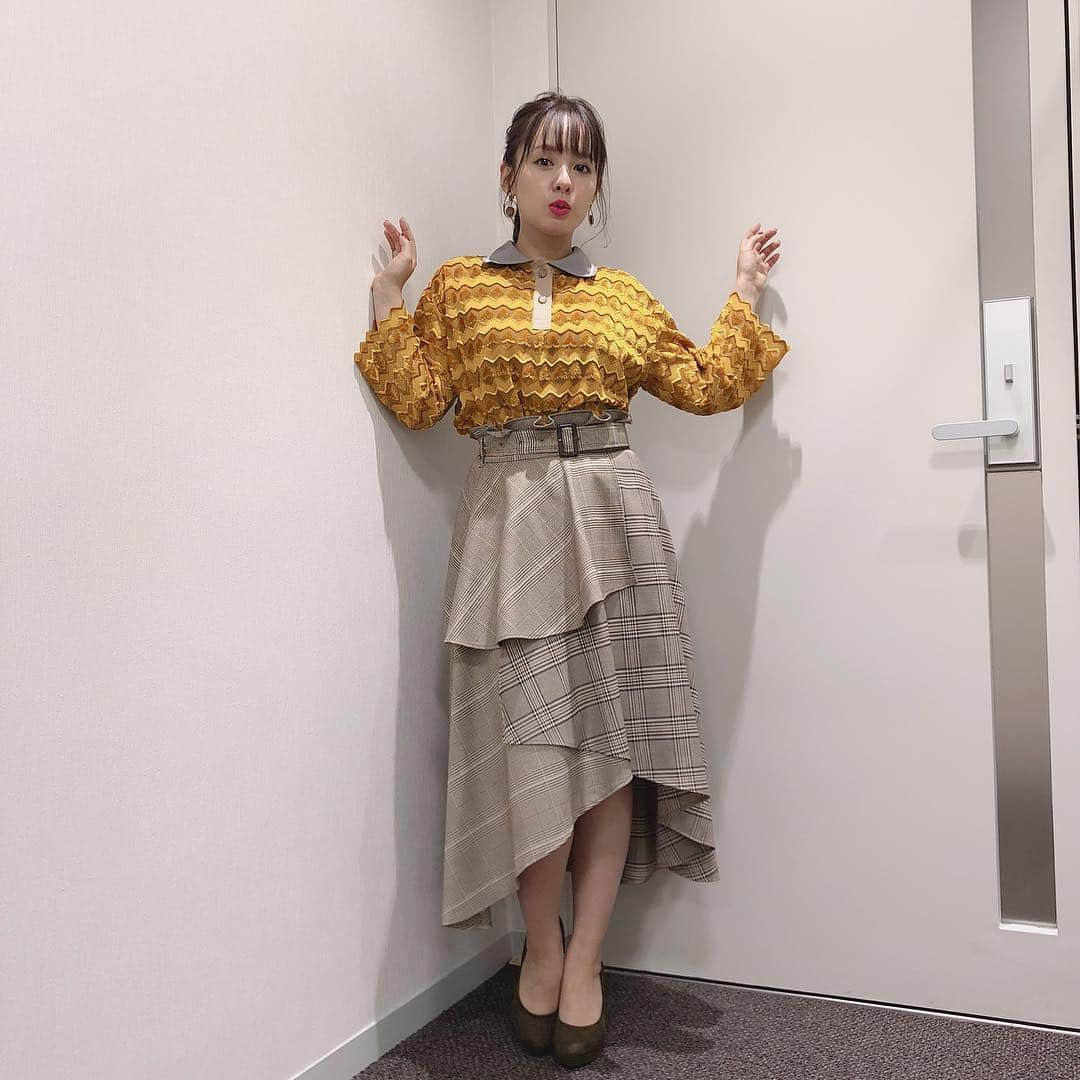 山田菜々さんのインスタグラム写真 - (山田菜々Instagram)「おはようございます。 いや、もぅこんにちはですね。 トップス @a.saught @sian.pr  スカート @cecilmcbee_official」11月25日 12時06分 - tannana.yamada